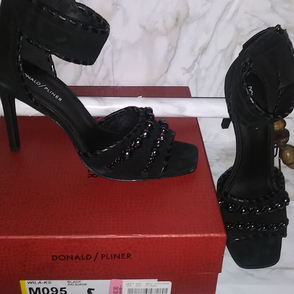 Heels - Picture 4 of 7